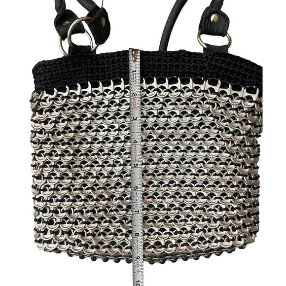 Women black bag. Made with Recycle coke can tops - Picture 11 of 12